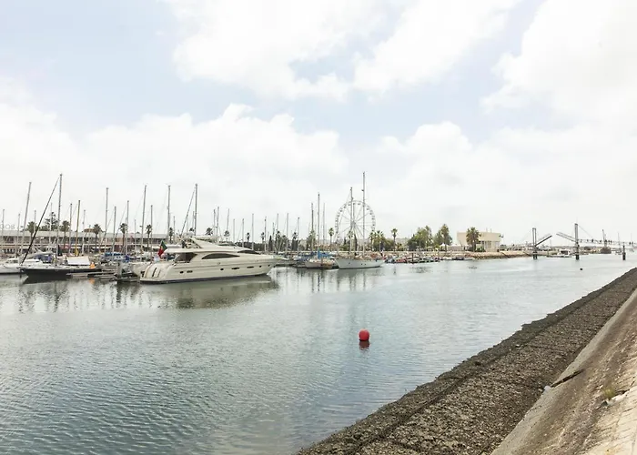 Apartment A01 - Marina Mirror Harbour *