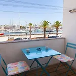 A01 - Marina Mirror Harbour * לאגוּ‏ש