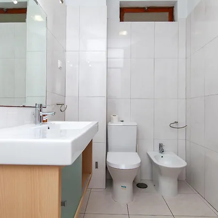 A01 - Marina Mirror Harbour