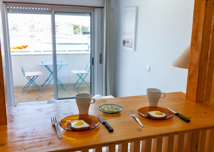 A01 - Marina Mirror Harbour ラゴス